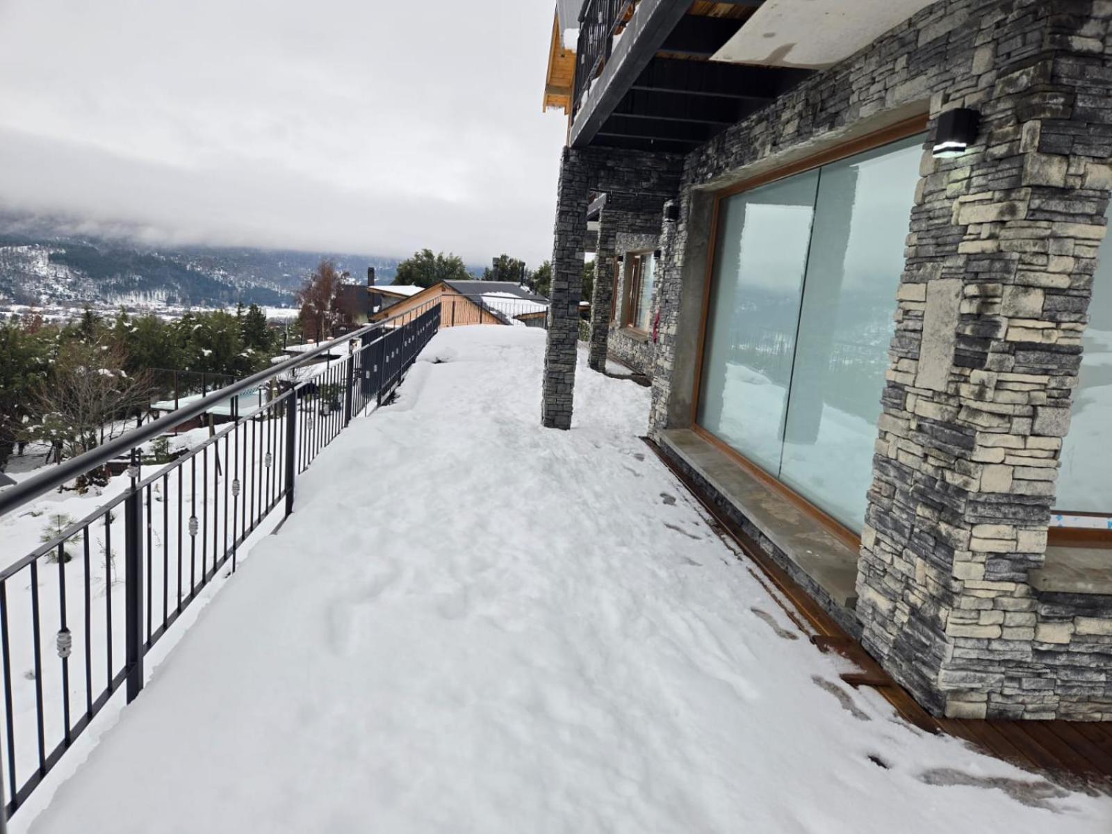 Vistas A Montanas Chalet