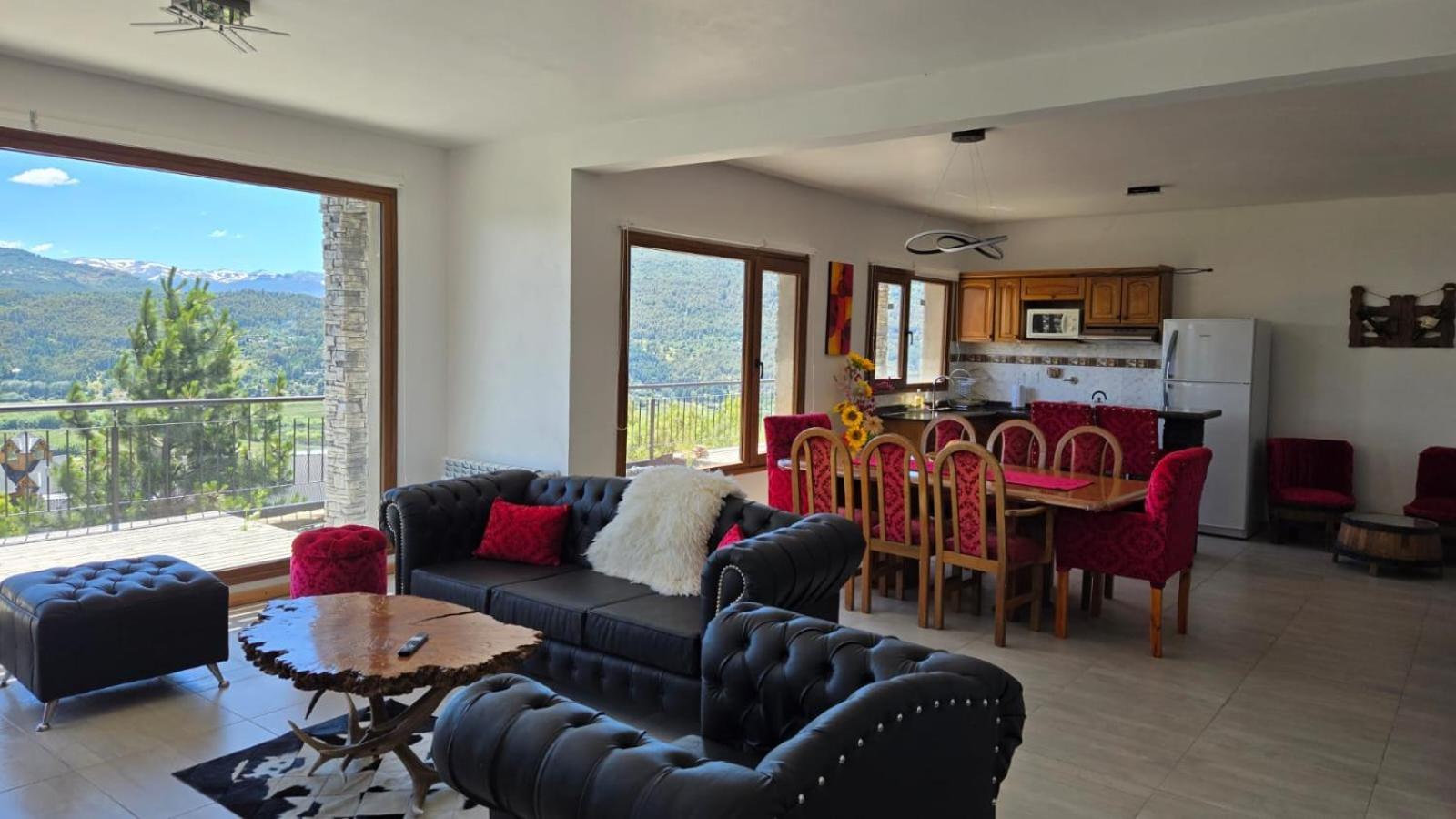 Vistas A Montanas Chalet *